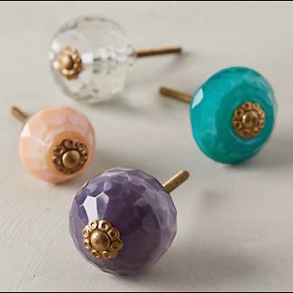 NWT Anthropologie Ernabella glass knobs a set of 6, for drawer cabinet doors - Picture 2 of 10